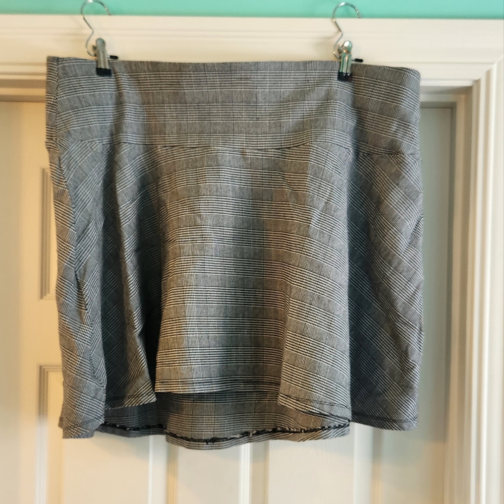 Chic Plaid Skirt